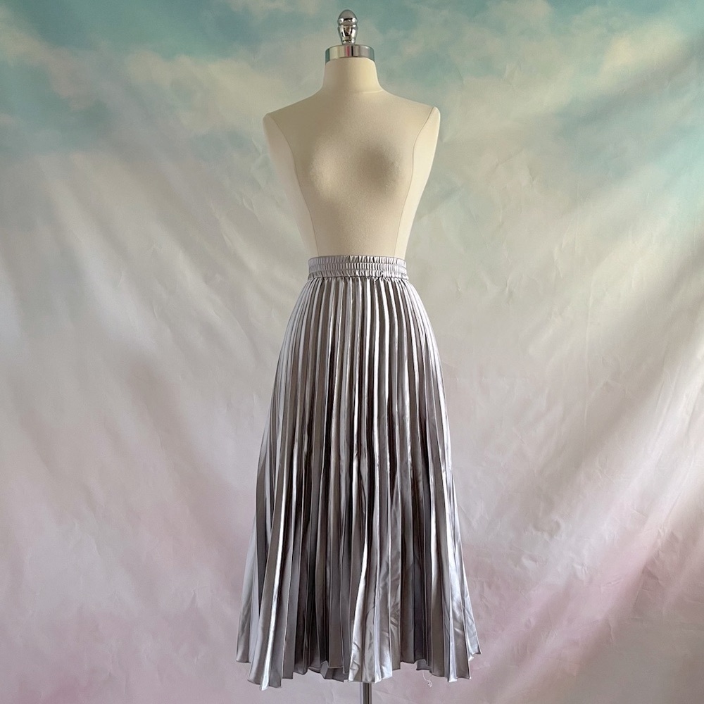 Silver Satin Accordian Pleated Skirt 3XL